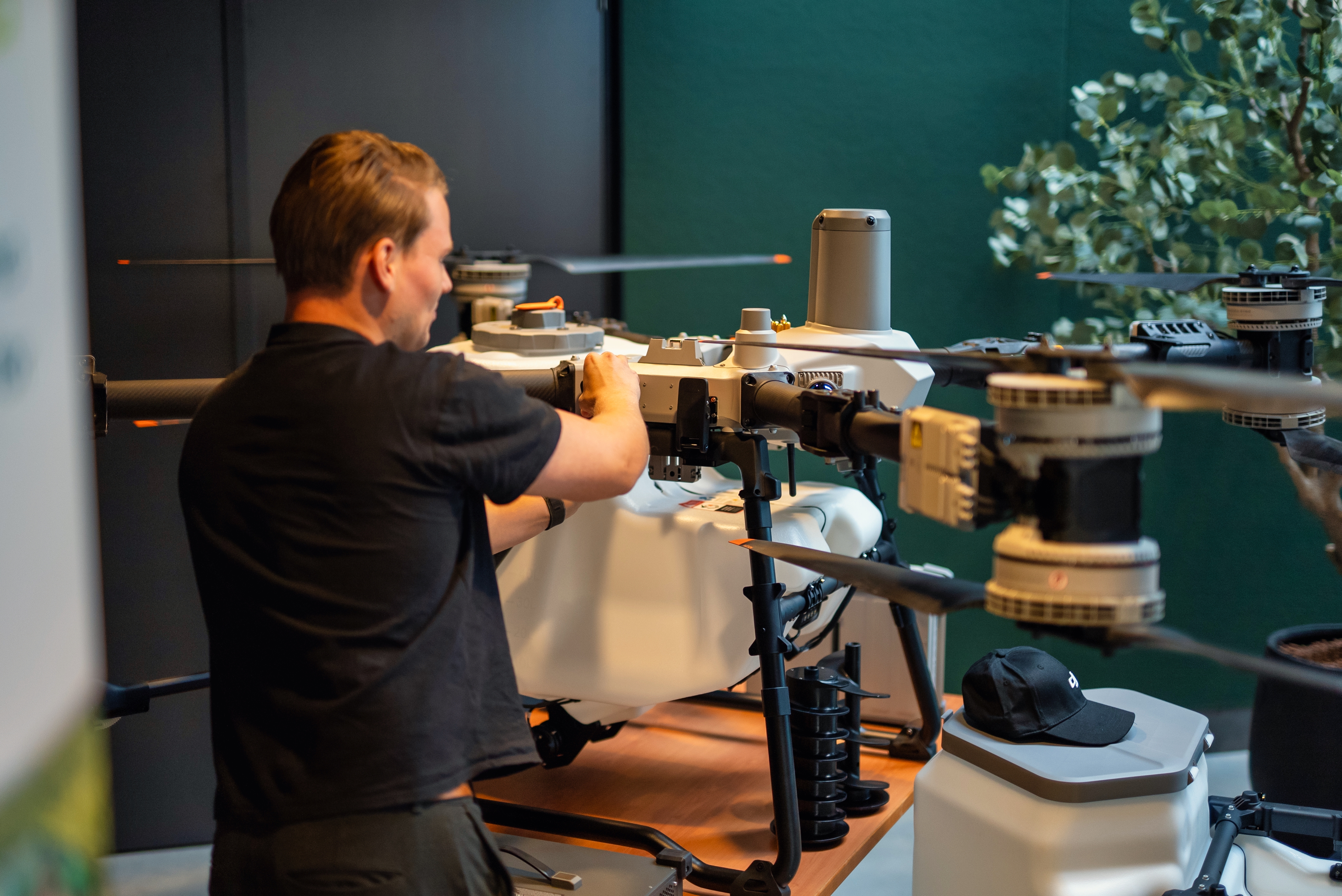 Final preperations for the flight of the drone