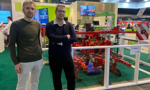 Steven and Maarten Vanhoucke with the test setup