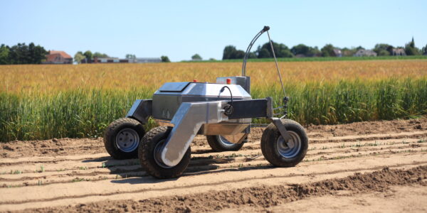 Field robot