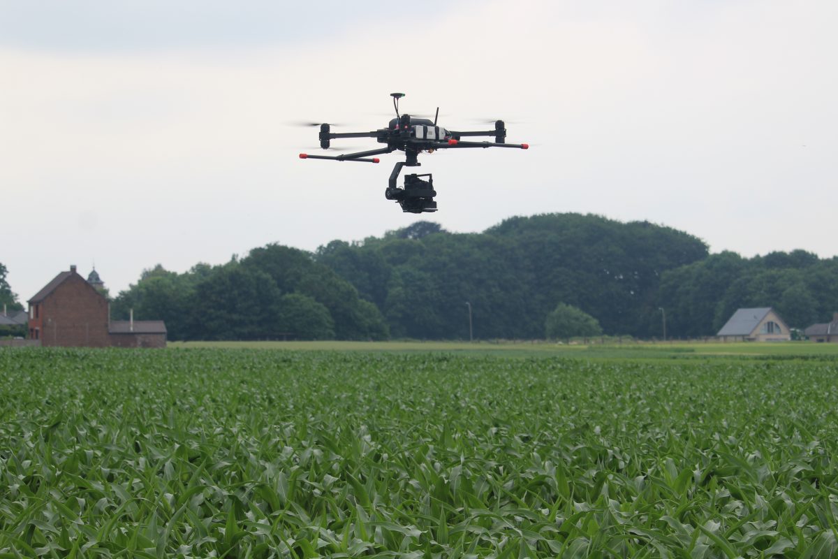 Precisielandbouw Automatische drone met camera voor detectie onkruid