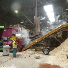 Extrusion machine for wood chips