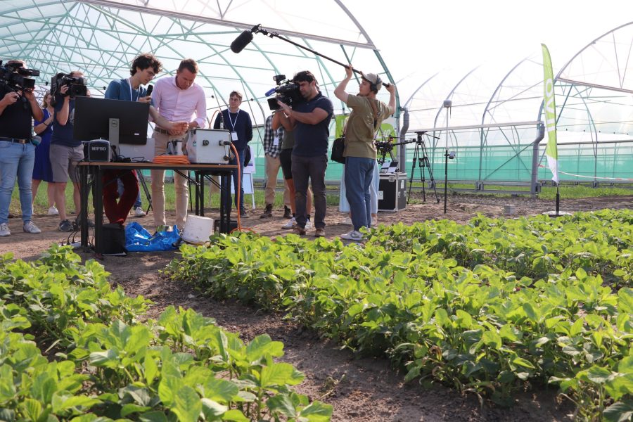 HYDRAS opening Jo brouns droogtekappen